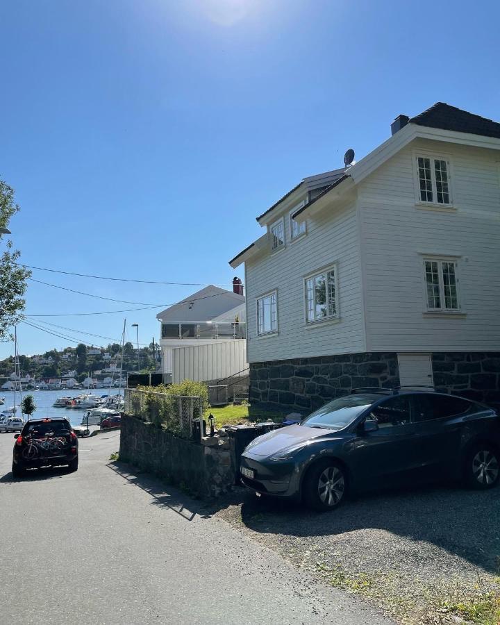 Fin Leilighet, Sentralt Og Sjonaert,Med Parkering Arendal Extérieur photo