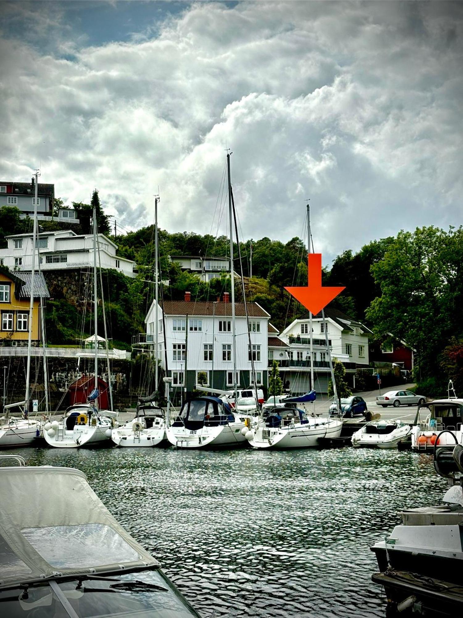 Fin Leilighet, Sentralt Og Sjonaert,Med Parkering Arendal Extérieur photo